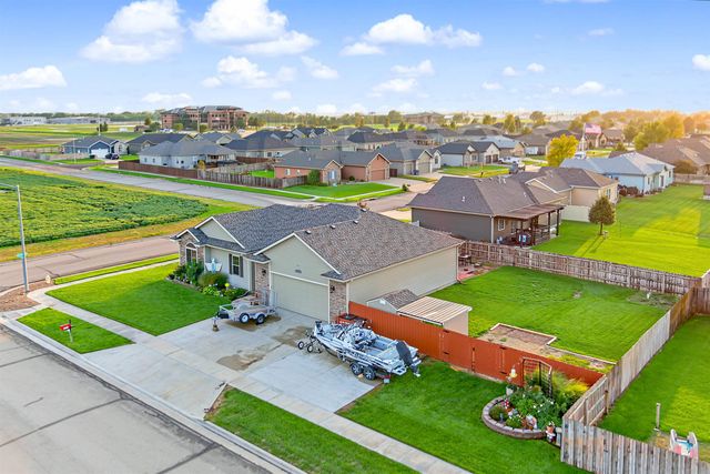 2872 Melanie Ln, Salina, KS 67401
