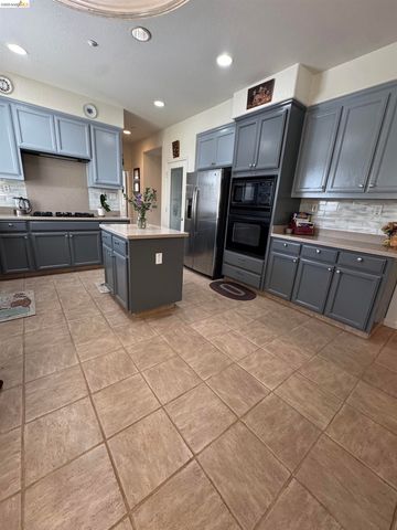 850 Volpaia Ct, Brentwood, CA 94513