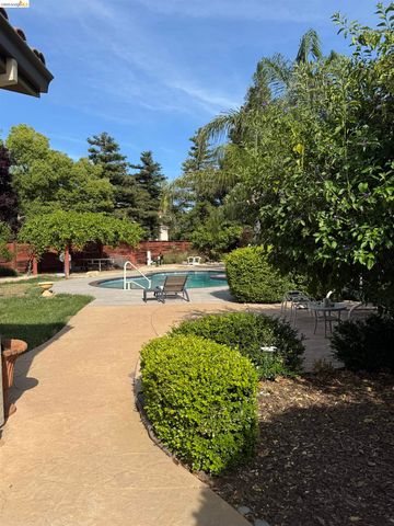 850 Volpaia Ct, Brentwood, CA 94513