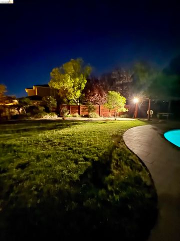 850 Volpaia Ct, Brentwood, CA 94513