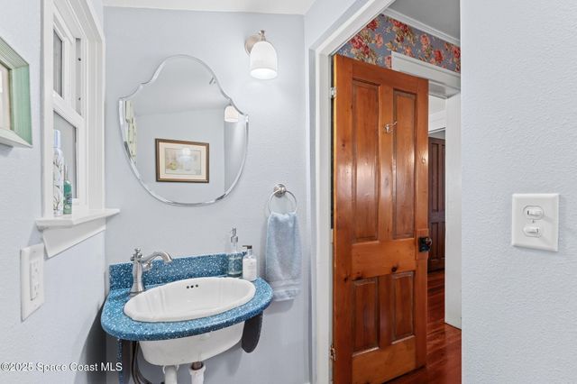 27 Barton Avenue, Rockledge, FL 32955