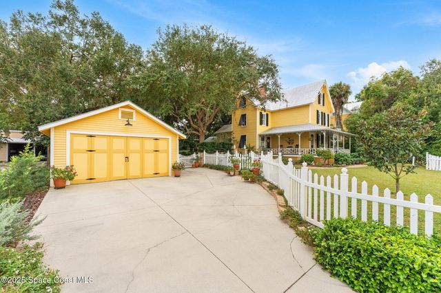 27 Barton Avenue, Rockledge, FL 32955