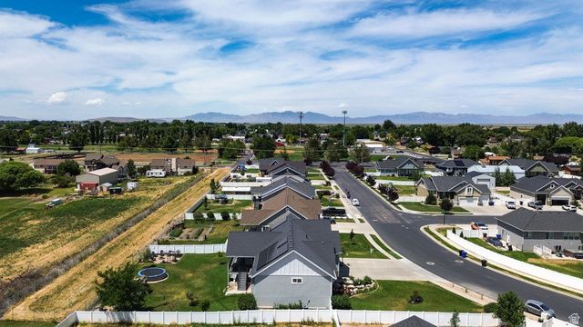 4033 W 2400 N, Plain City, UT 84404