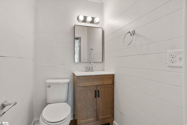 5994 N Old Laurens Road, Gray Court, SC 29645