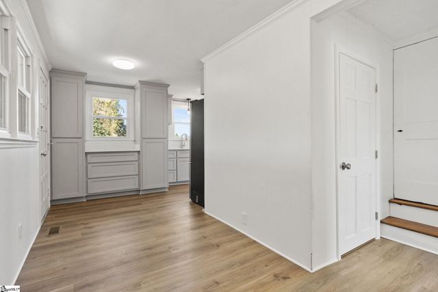 5994 N Old Laurens Road, Gray Court, SC 29645