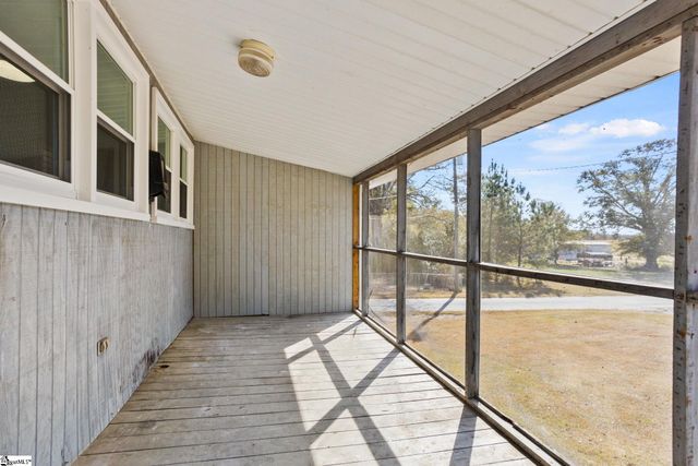 5994 N Old Laurens Road, Gray Court, SC 29645