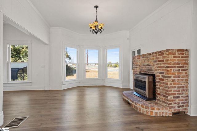 5994 N Old Laurens Road, Gray Court, SC 29645