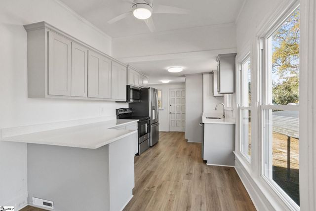 5994 N Old Laurens Road, Gray Court, SC 29645