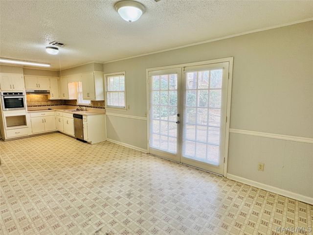 535 Larkin Lane, Montgomery, AL 36109