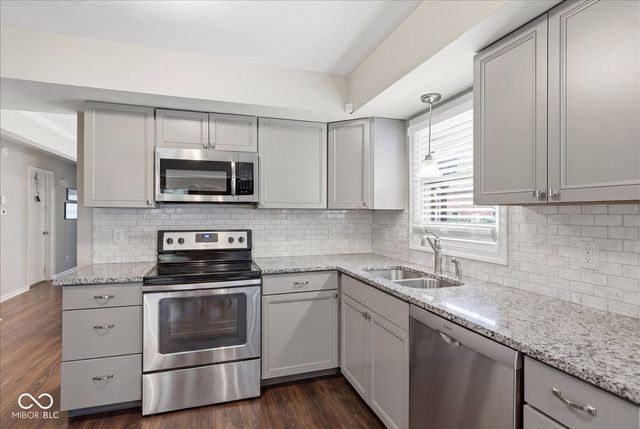 416 Macy Way, Greenwood, IN 46142