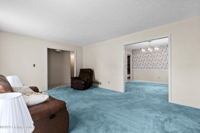 3334 Eastside Dr, Louisville, KY 40220