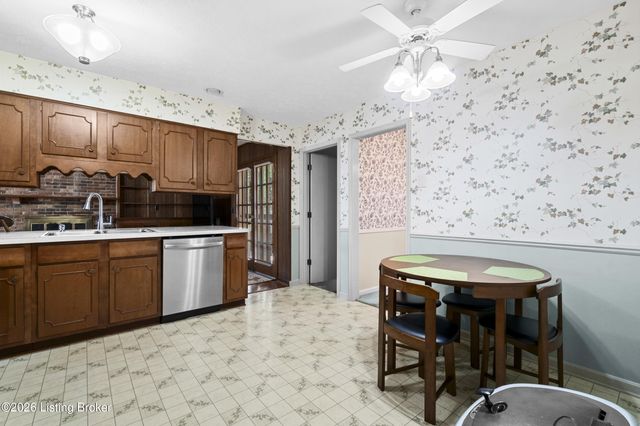 3334 Eastside Dr, Louisville, KY 40220