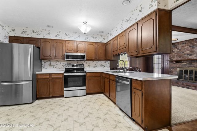 3334 Eastside Dr, Louisville, KY 40220