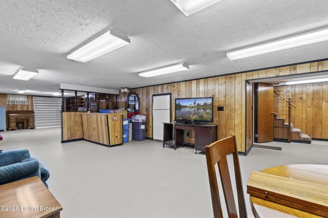 3334 Eastside Dr, Louisville, KY 40220