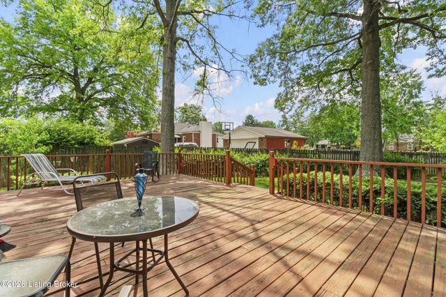 3334 Eastside Dr, Louisville, KY 40220