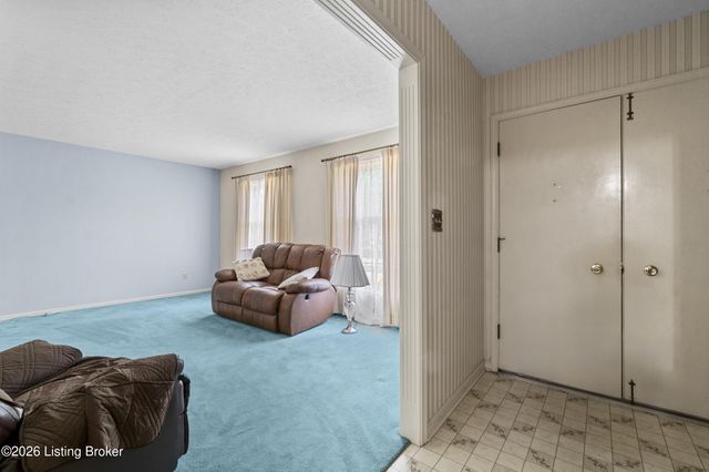 3334 Eastside Dr, Louisville, KY 40220