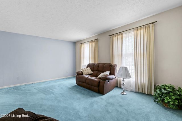 3334 Eastside Dr, Louisville, KY 40220