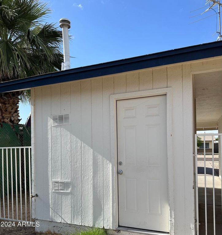 Image 11 of property listing at 933 E HARRY Street, Tempe, AZ 85288