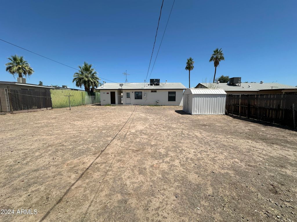 Image 13 of property listing at 933 E HARRY Street, Tempe, AZ 85288