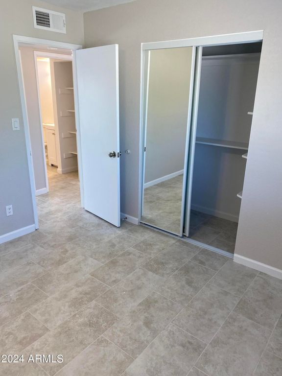 Image 7 of property listing at 933 E HARRY Street, Tempe, AZ 85288
