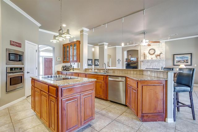 6306 Shadow Valley Drive, Burleson, TX 76028