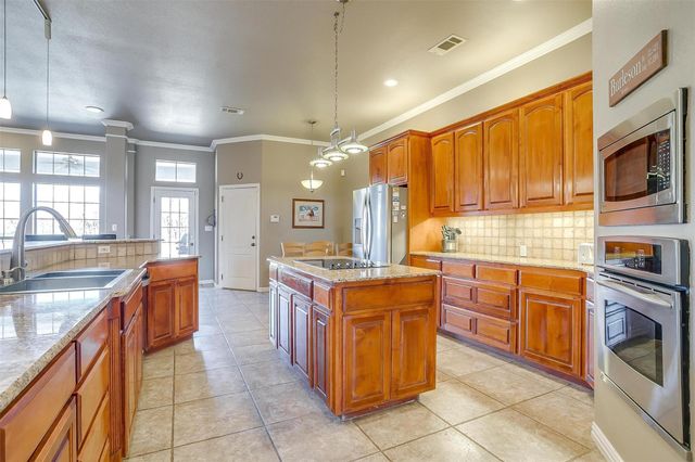 6306 Shadow Valley Drive, Burleson, TX 76028