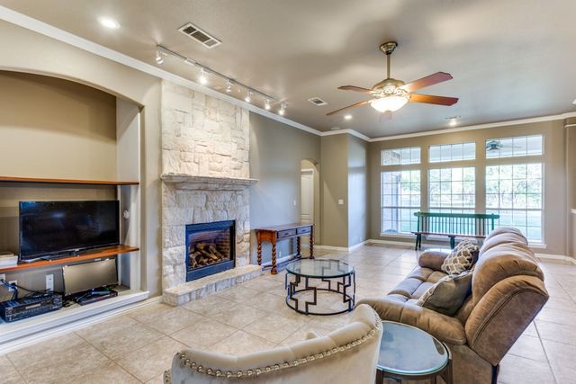 6306 Shadow Valley Drive, Burleson, TX 76028