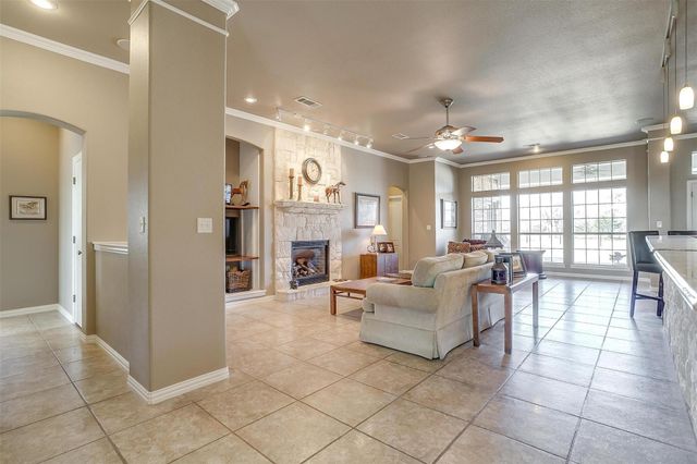 6306 Shadow Valley Drive, Burleson, TX 76028