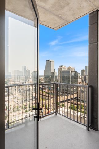 1212 Demonbreun St Apt 909, Nashville, TN 37203