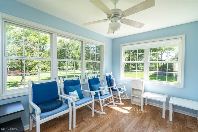987 W Martin Avenue, Amherst, OH 44001