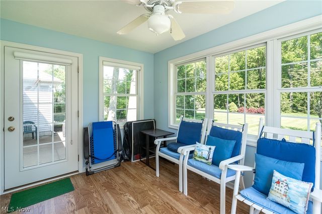987 W Martin Avenue, Amherst, OH 44001