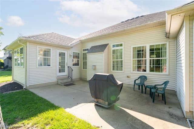 987 W Martin Avenue, Amherst, OH 44001