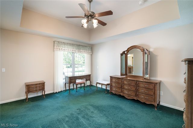 987 W Martin Avenue, Amherst, OH 44001