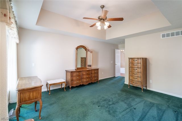 987 W Martin Avenue, Amherst, OH 44001