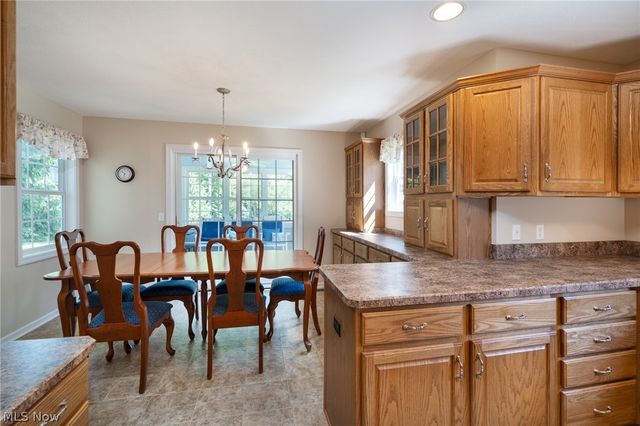 987 W Martin Avenue, Amherst, OH 44001