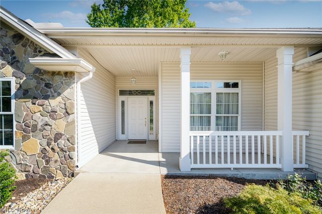 987 W Martin Avenue, Amherst, OH 44001