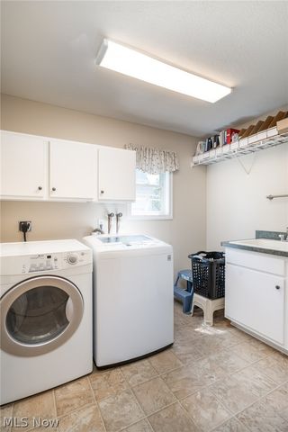 987 W Martin Avenue, Amherst, OH 44001