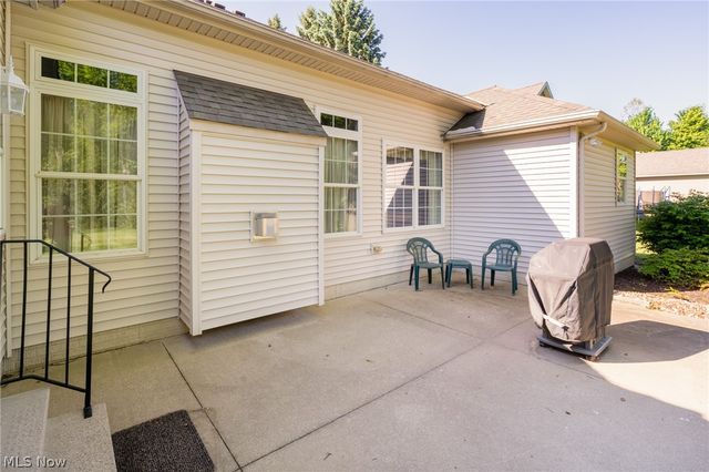 987 W Martin Avenue, Amherst, OH 44001