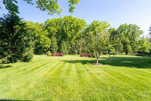 987 W Martin Avenue, Amherst, OH 44001