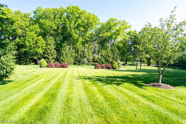 987 W Martin Avenue, Amherst, OH 44001