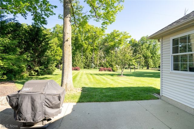 987 W Martin Avenue, Amherst, OH 44001