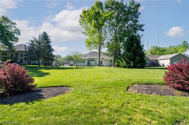 987 W Martin Avenue, Amherst, OH 44001