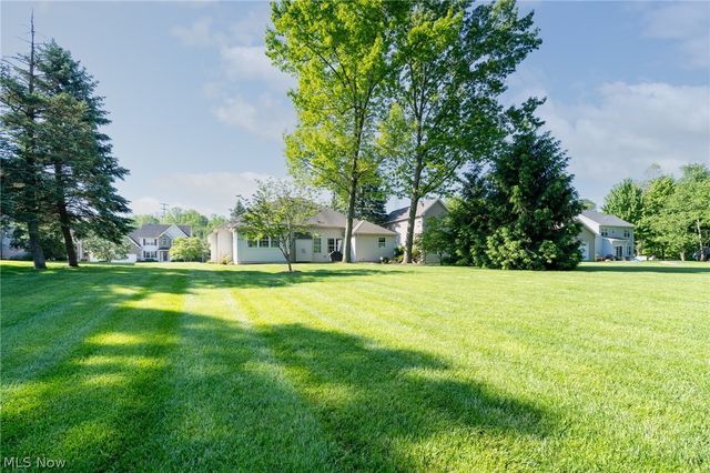 987 W Martin Avenue, Amherst, OH 44001