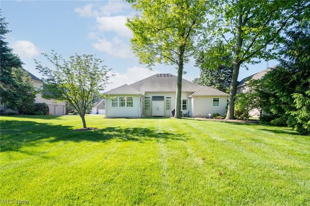 987 W Martin Avenue, Amherst, OH 44001