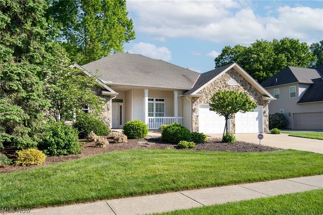 987 W Martin Avenue, Amherst, OH 44001