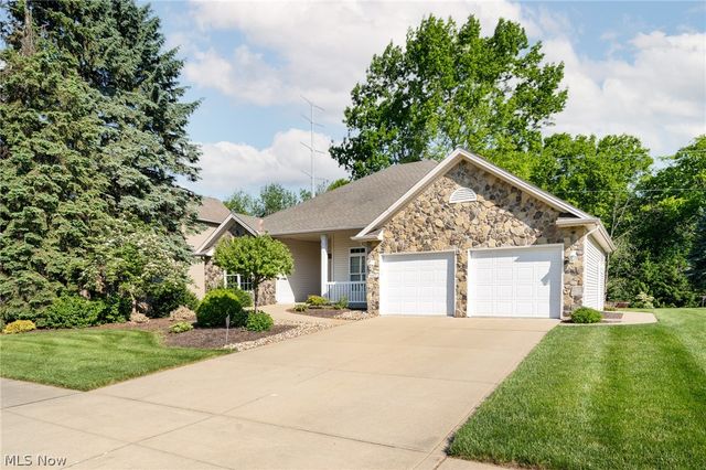 987 W Martin Avenue, Amherst, OH 44001