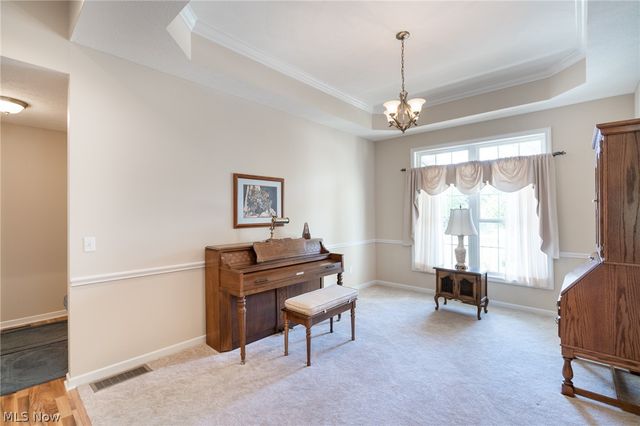 987 W Martin Avenue, Amherst, OH 44001