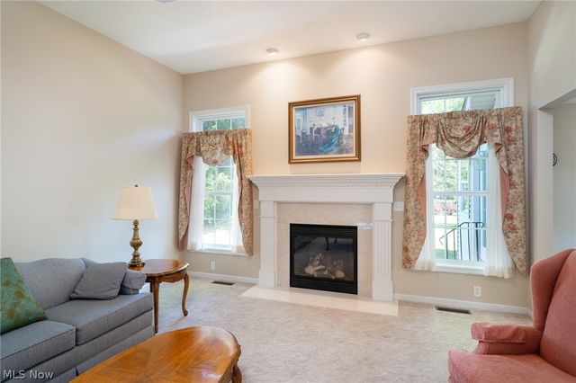 987 W Martin Avenue, Amherst, OH 44001