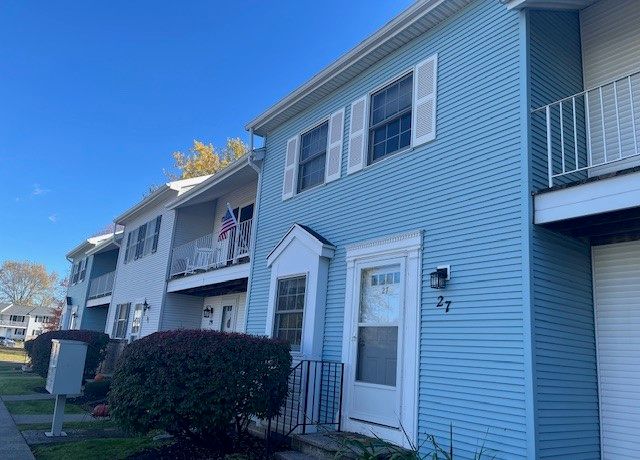 27 Southfield Drive, Webster, NY 14580