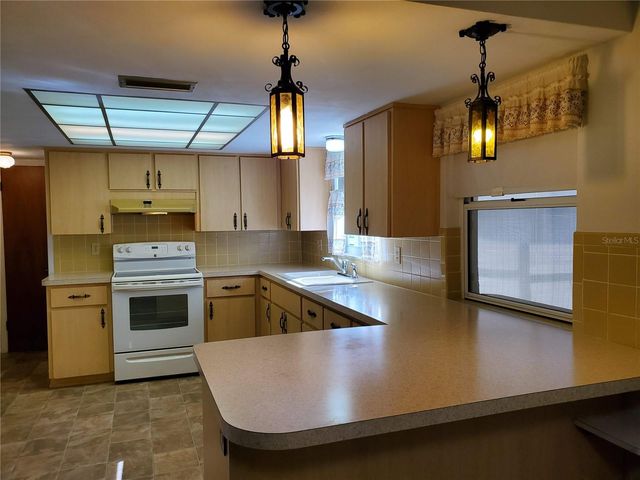 7304 LINCOLN PARK LANE, Port Richey, FL 34668